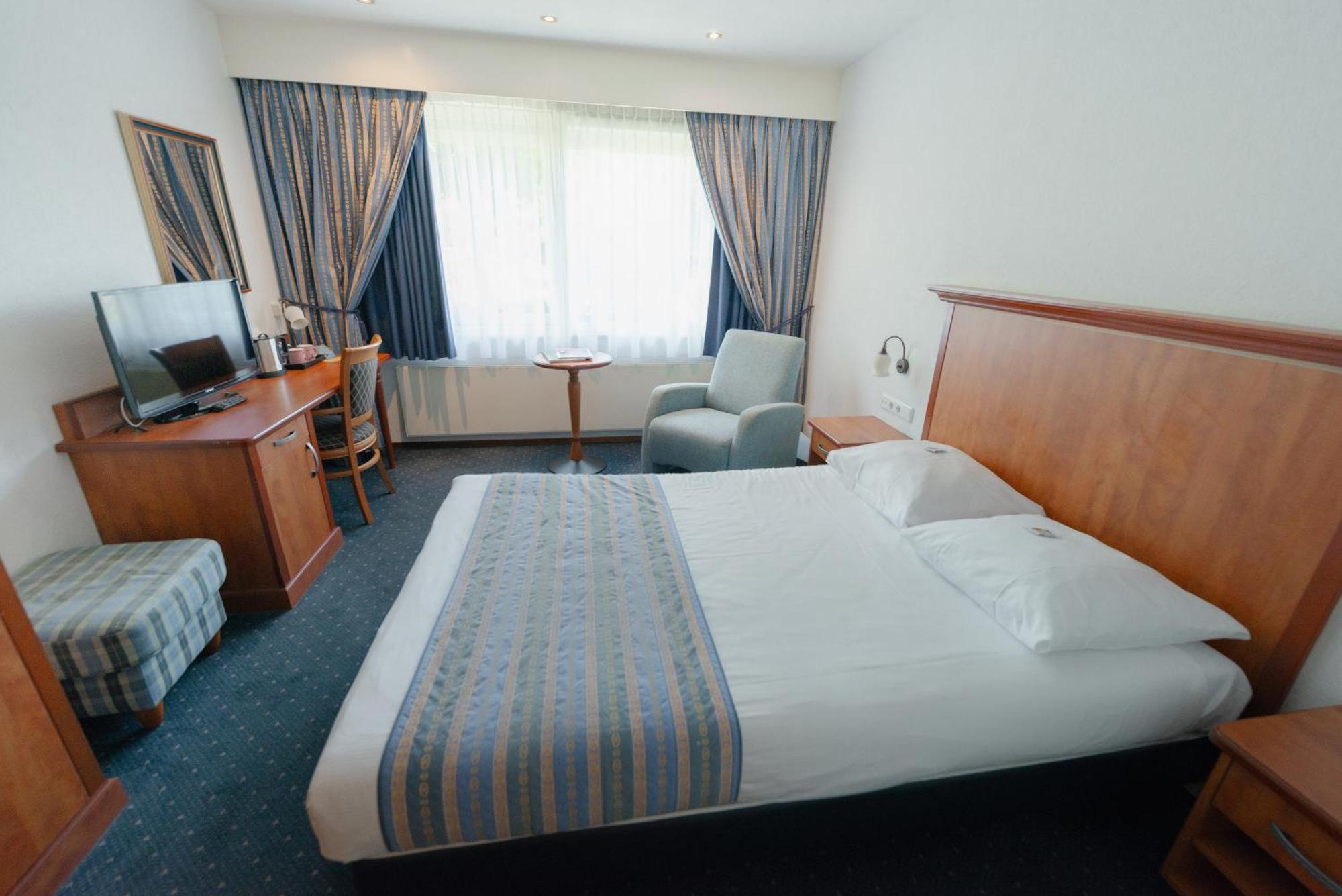 Boutique Hotel Herbergh Amsterdam Airport Free Parking Badhoevedorp Esterno foto