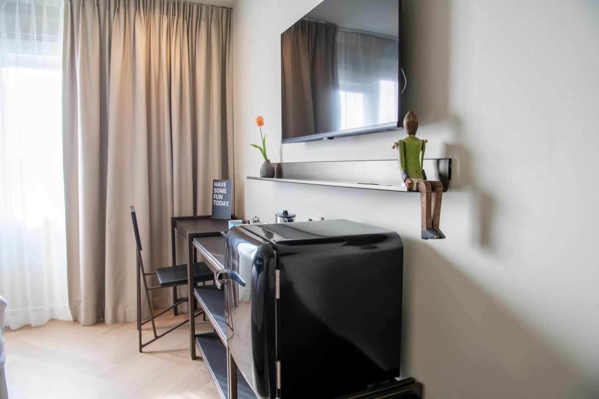 Boutique Hotel Herbergh Amsterdam Airport Free Parking Badhoevedorp Esterno foto