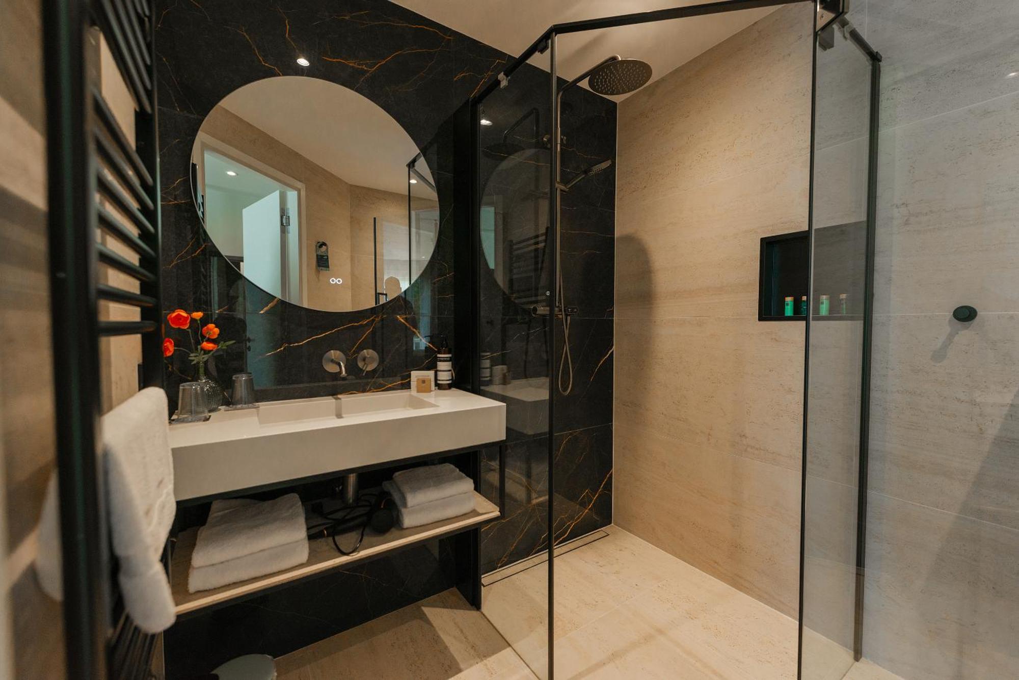 Boutique Hotel Herbergh Amsterdam Airport Free Parking Badhoevedorp Esterno foto